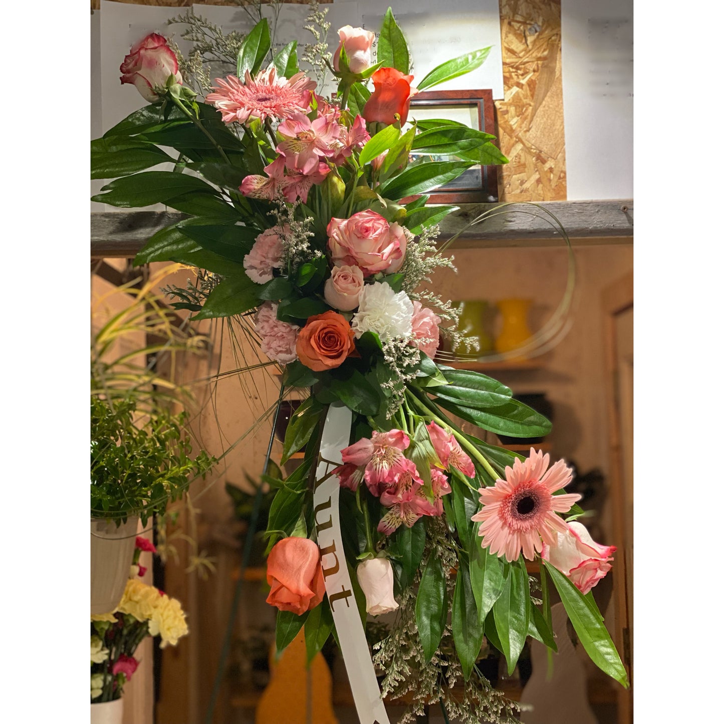 Perfectly pink - Standing sympathy spray