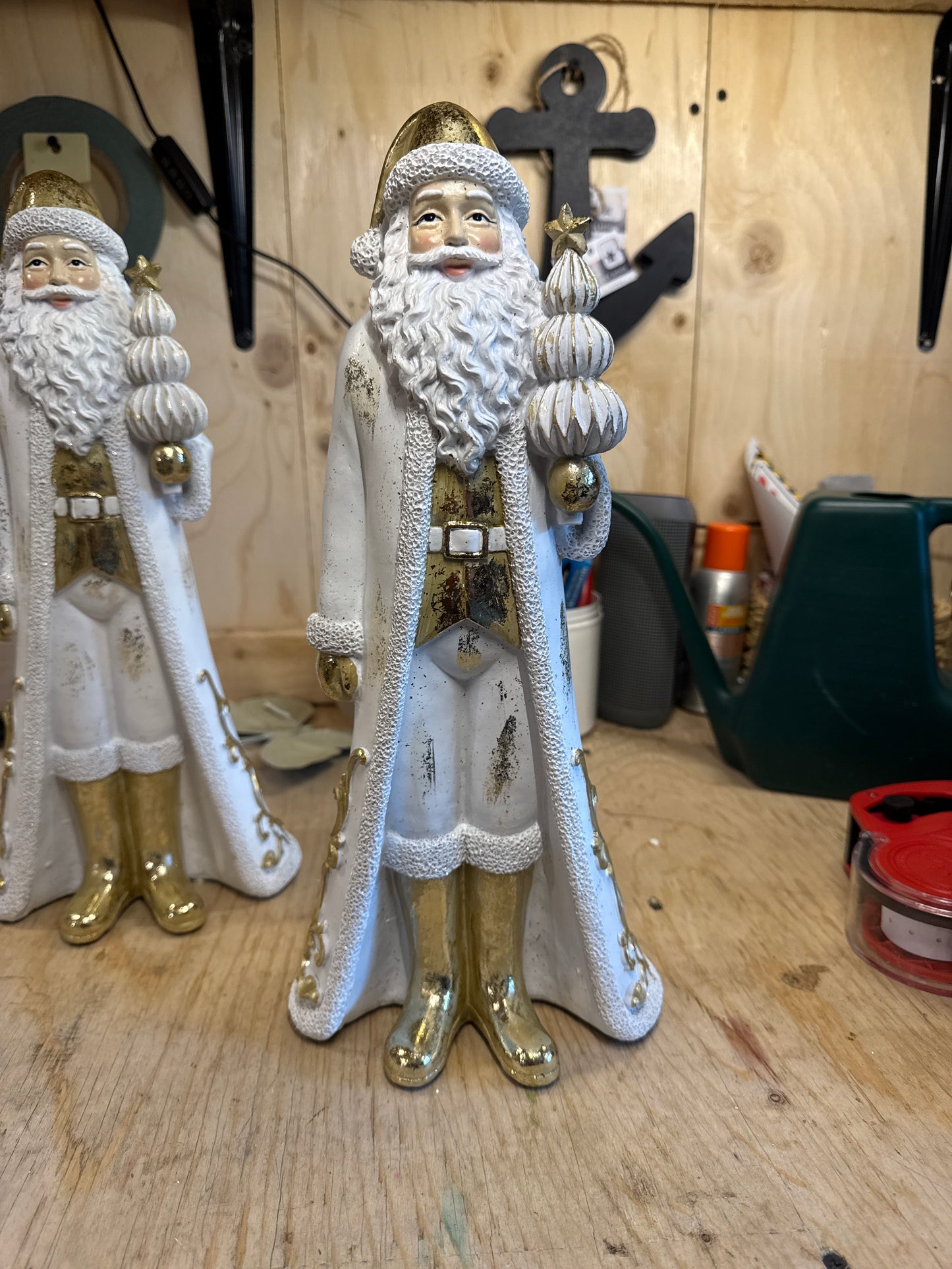 White/Gold Resin Santa W/Tree