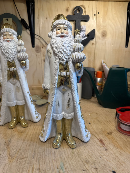 White/Gold Resin Santa W/Tree